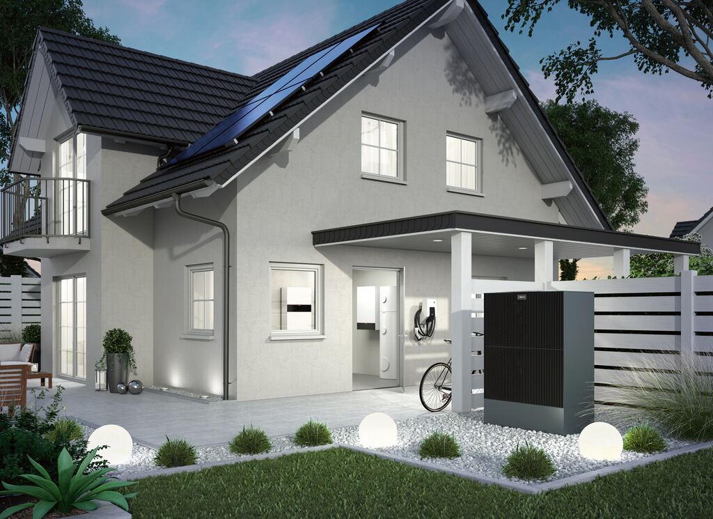 Einfamilienhaus mit Viessmann-Photovoltaik, Wärmepumpe, Ladestation und Stromspeicher Vitocharge VX3 im Hauswirtschaftsraum